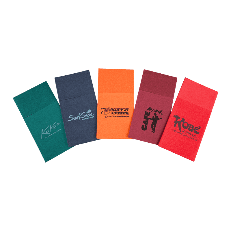 كيف تعمل وظيفة جيب أدوات المائدة على تحسين قيمة المناديل الورقية الملونة ذات الجيب؟